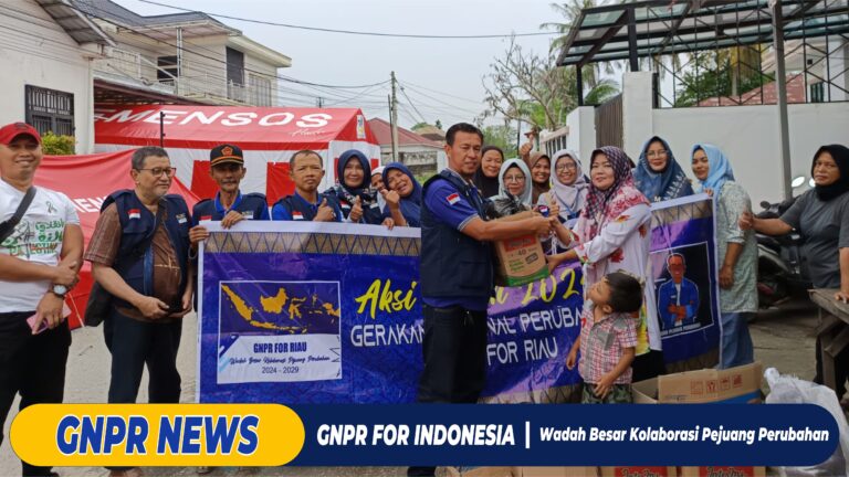 GNPR Riau Serahkan Bantuan Sembako ke Posko Banjir di Rumbai